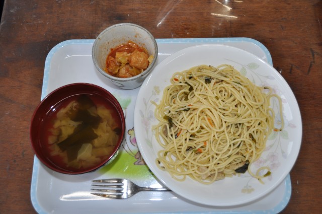 和風スパゲティ・キャベツとわかめの吸い物・キャベツミートボールのトマト煮