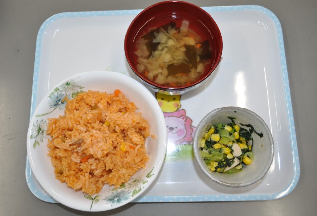 チキンライス・小松菜炒め・コンソメスープ