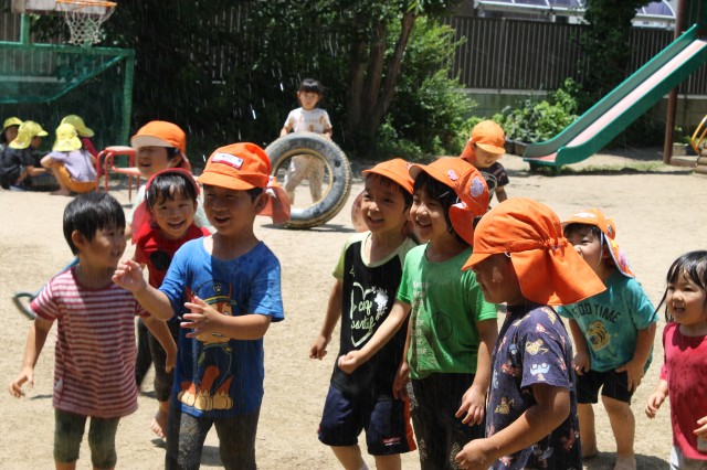 水のシャワー楽しい♡