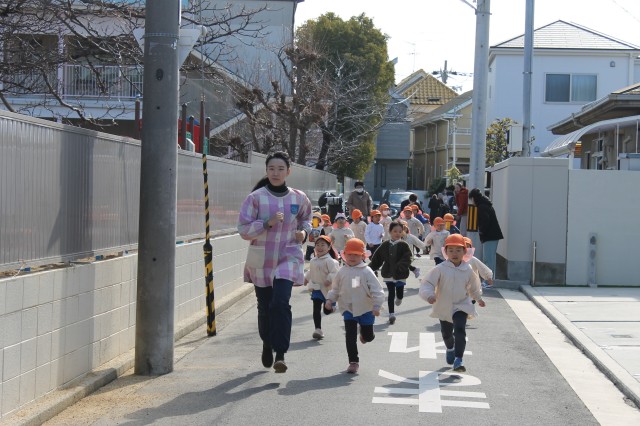 寒い朝のマラソンも元気いっぱい！