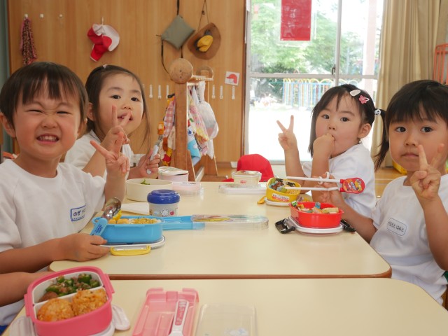 お弁当、美味しいね♡