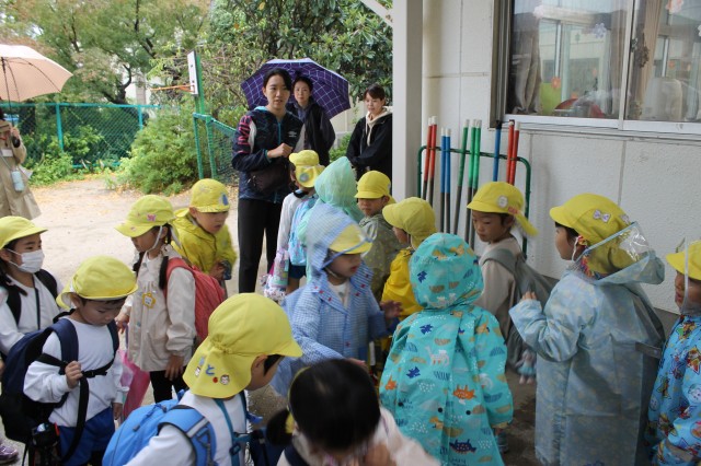 幼稚園でみんな集合！