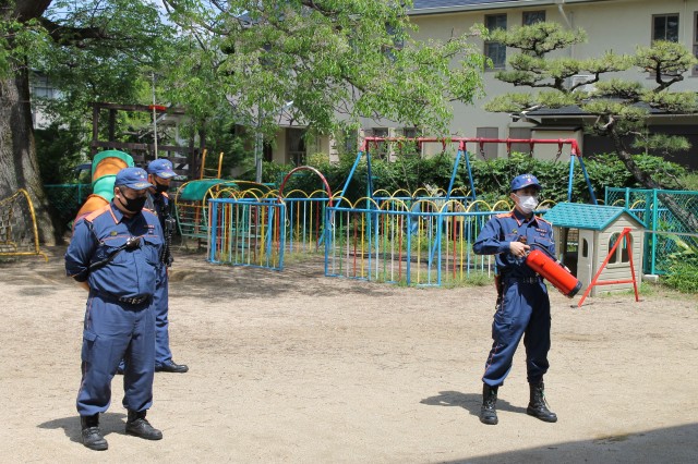 消火器の使い方を教えてもらいました