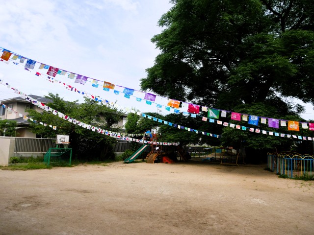 園庭には、子どもたちの作品が！