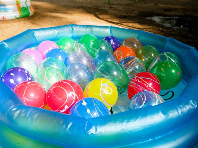 色とりどりのヨーヨー