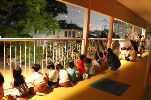 夜のしゃぼん玉