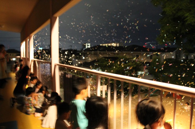 夜のしゃぼん玉