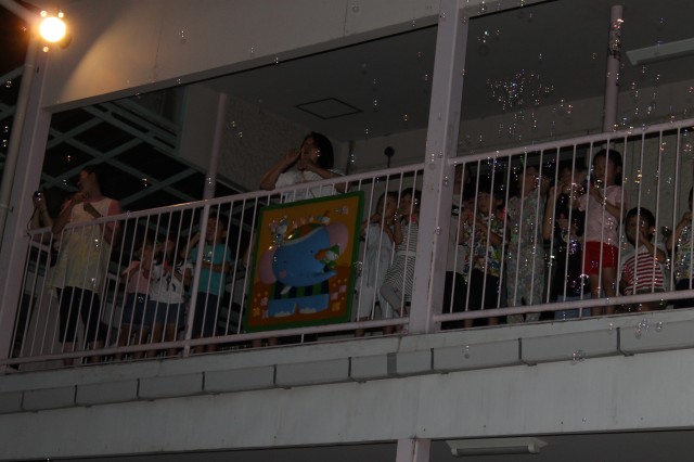 夜のしゃぼん玉