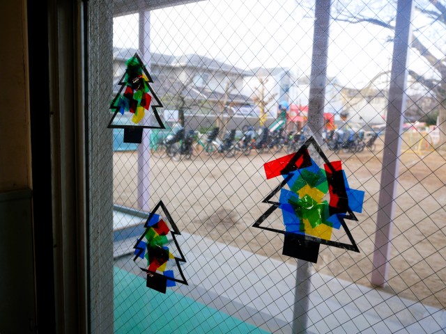 クリスマスツリーステンドグラス