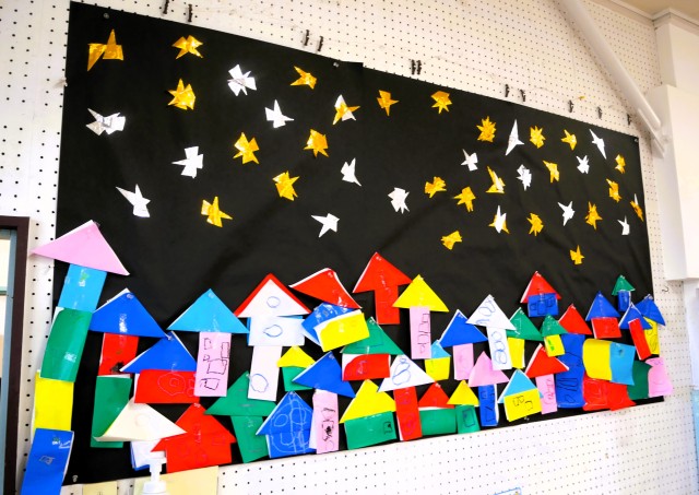 折り紙を折って、重ねて・・・