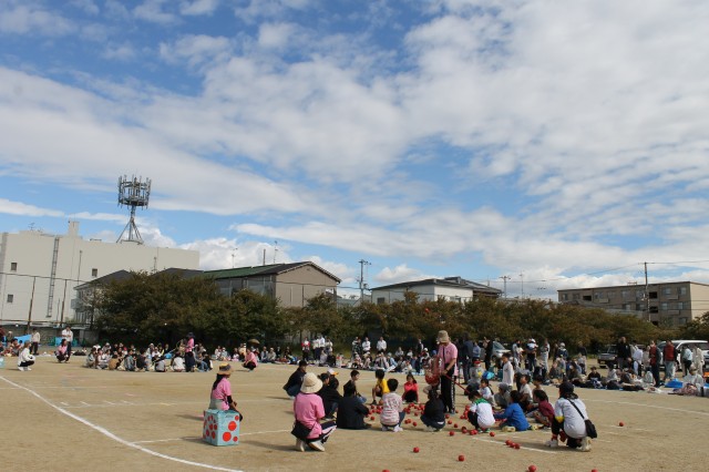 小学生競技　玉入れ