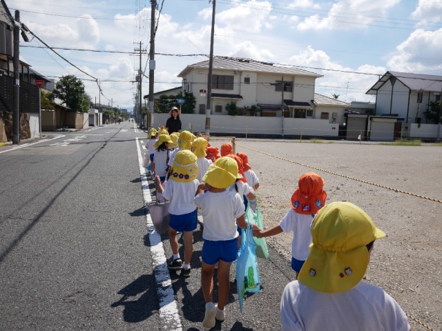 祖父母へのカード、届けに行ったよ！