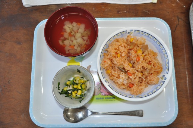 ケチャップライス・コンソメスープ(かぶ・人参・玉ねぎ)・菜っちゃん炒め