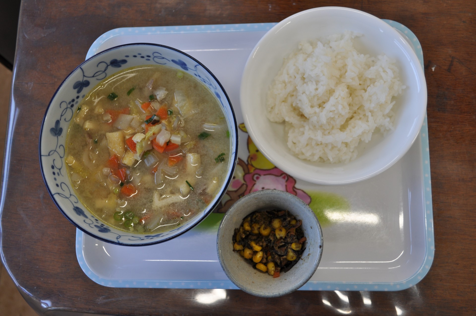 豚汁・ご飯・ひじきのカレー炒め