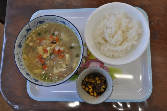豚汁・ご飯・ひじきのカレー炒め
