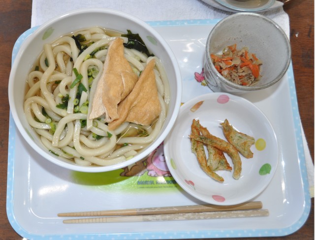 きつねうどん・豚ぴらごぼう・ちくわの磯辺焼き(新メニュー)